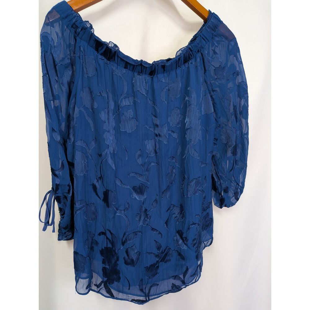 WHBM Royal Blue Floral Burnout off Shoulder Shirt size Medium - Picture 3 of 7